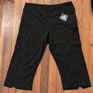 H38 Adidas Capri Athletic Pants